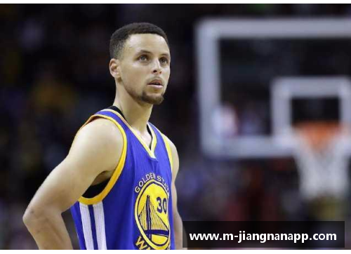 jn江南体育NBA球星库里：足球之爱与独特魅力